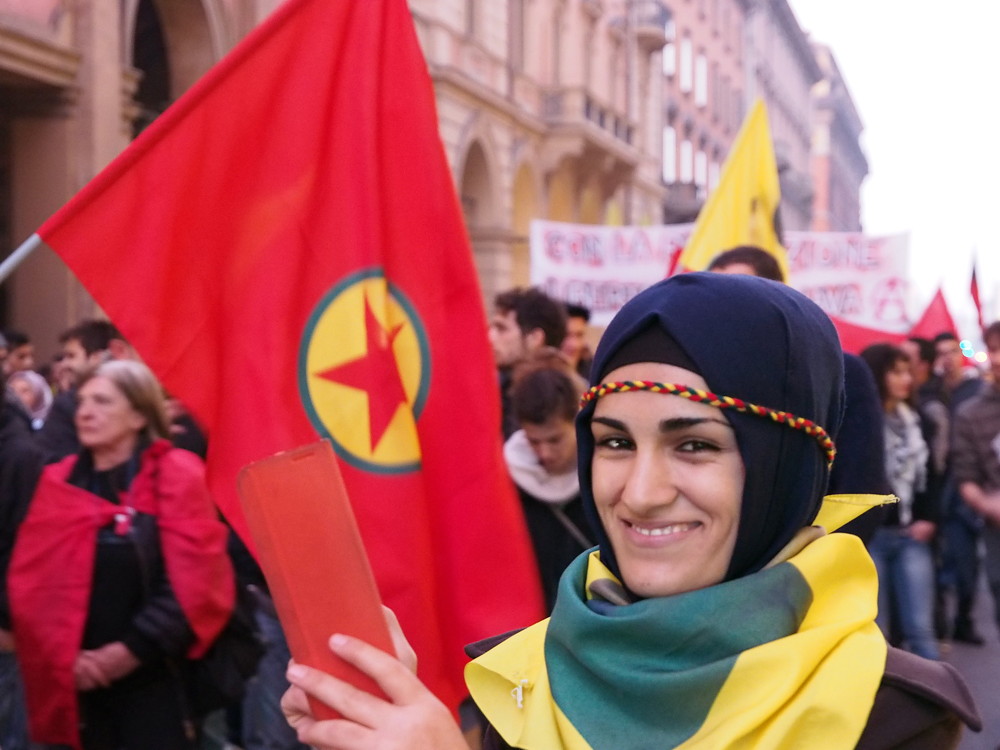 kurdish_protests_against_kobane_siege_in_bologna-italy