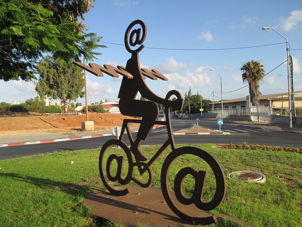 1024px-pikiwiki_israel_32304_the_internet_messenger_by_buky_schwartz