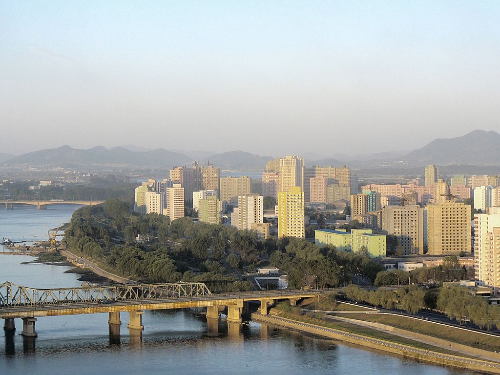 1024px-pyongyang_view-4