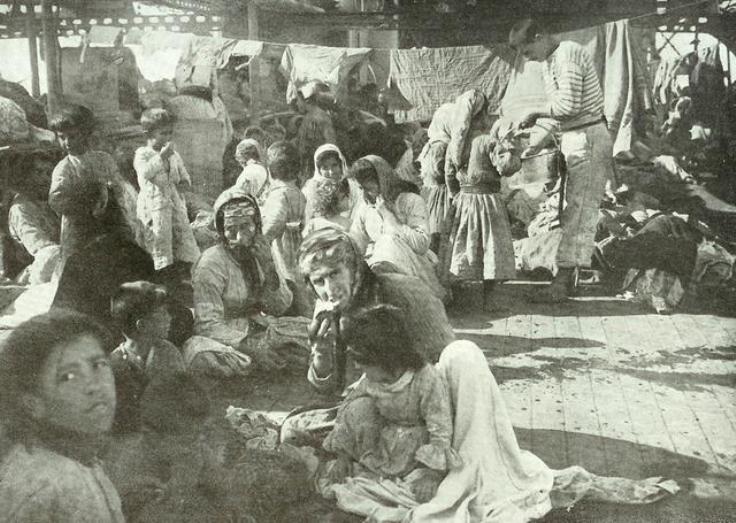 refugies_armeniens_du_musa_dagh_sur_un_croiseur_francais_en_1915