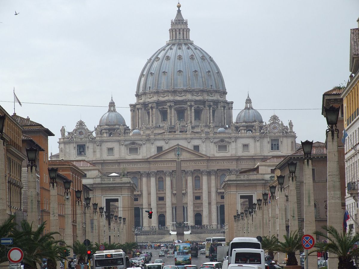 1200px-dscf2182-vatican_via_della_conciliazione-st_pieter_basilica-vaticano-italy-castielli_cc0