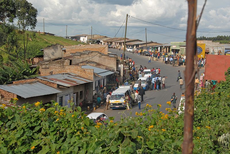 800px-road_between_burundi_gitega_and_bujumbura_-_flickr_-_dave_proffer_3