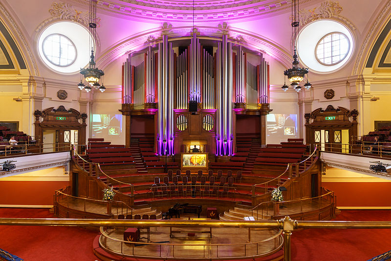 methodist_central_hall_-_great_hall_with_pipe_organ
