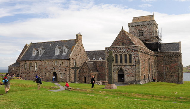 abbey_on_the_isle_of_iona_-_geograph