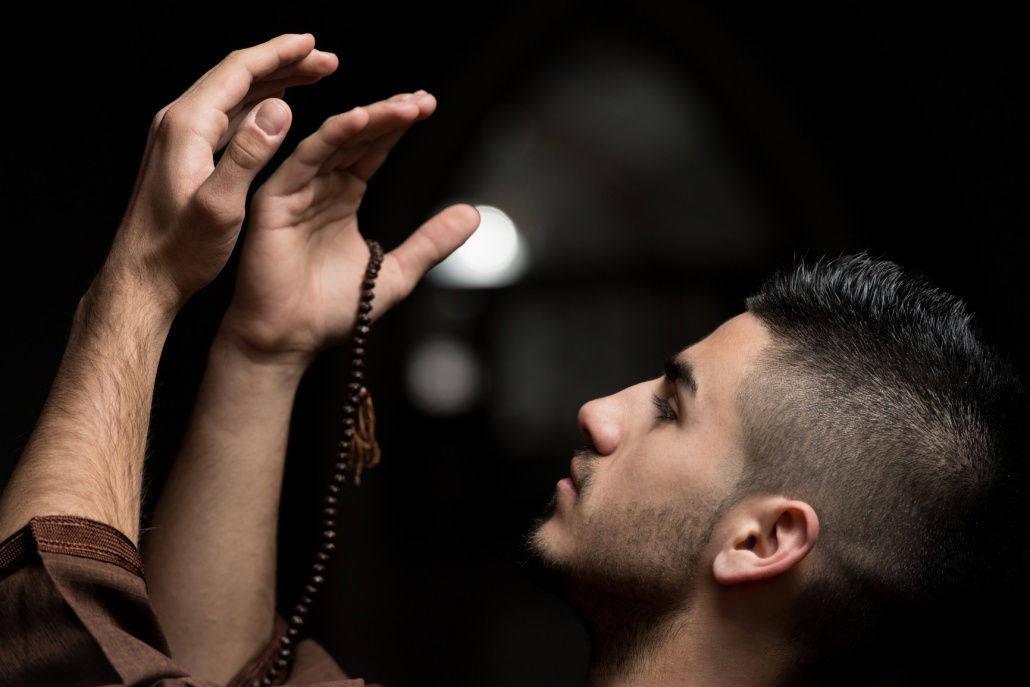 musallah-app_photodune-7137628-humble-muslim-prayer-m-1030x687