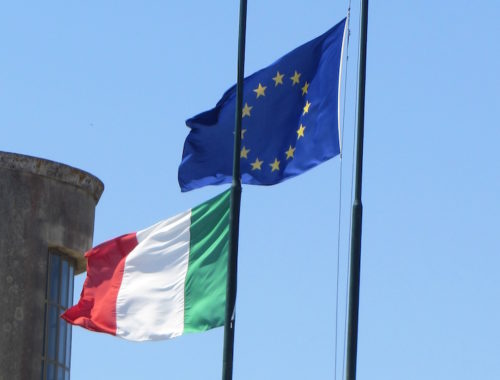 -_12_-_italy_-_3_-_flag_of_italy_and_europe_european_union_it_e_ue