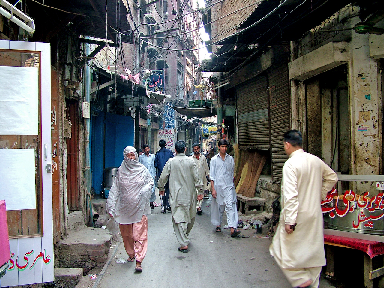 a_street_inside_slum_of_lahore_pakistan