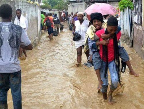haiti-hurricane-street-people