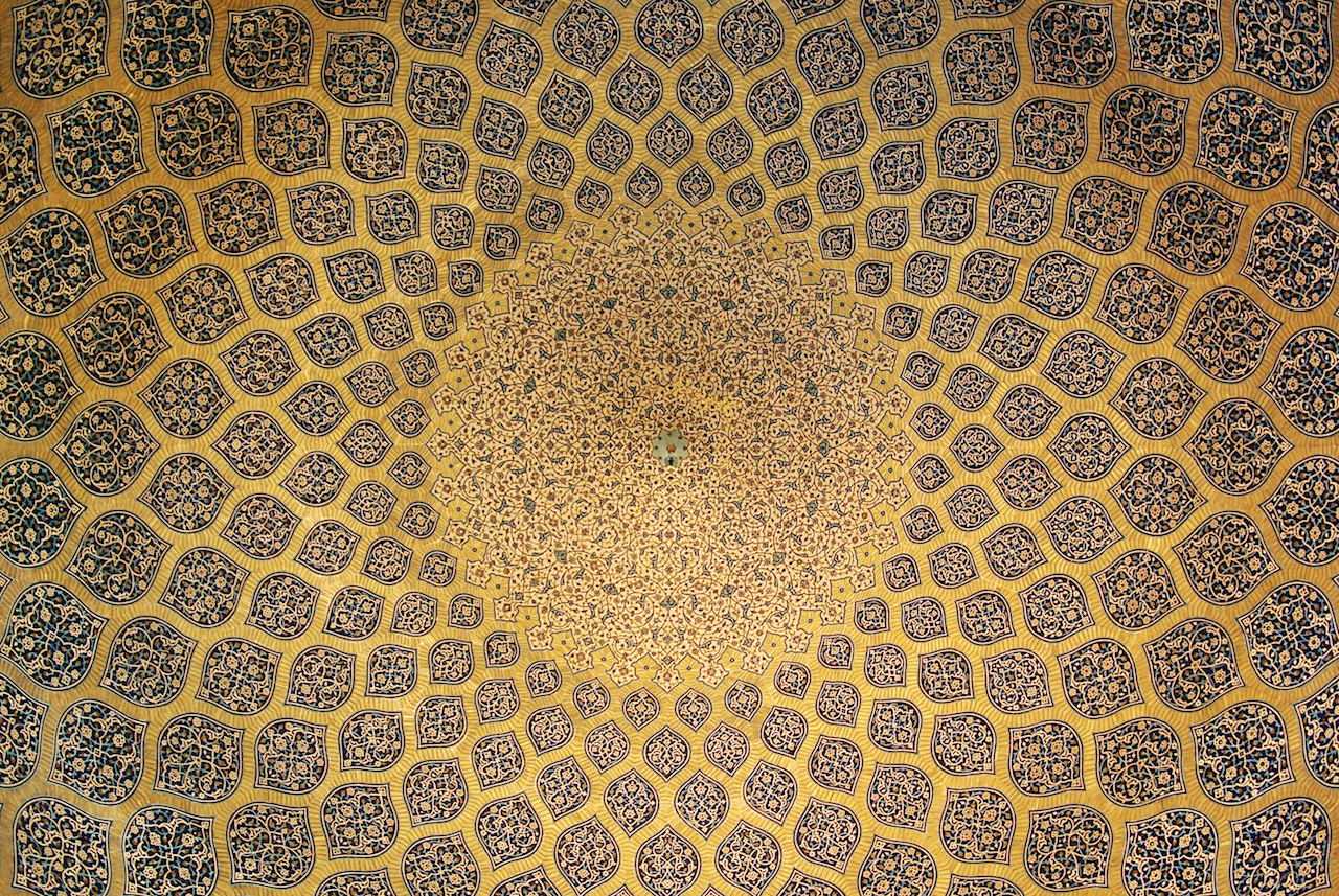 isfahan_lotfollah_mosque_ceiling_symmetric