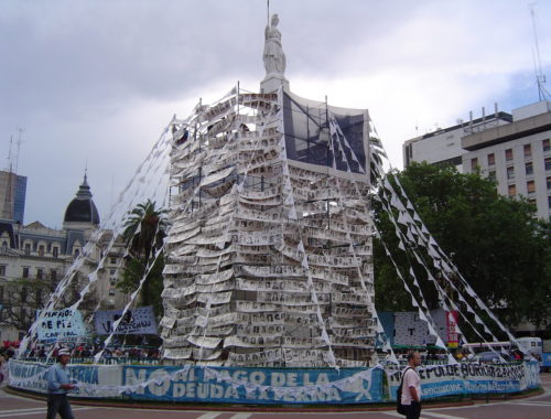 piramide_de_mayo_covered_with_photos_of_the_desaparecidos