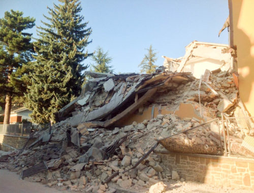 terremoto_centro_italia_2016_-_amatrice_-_scuola_romolo_capranica_29243028471