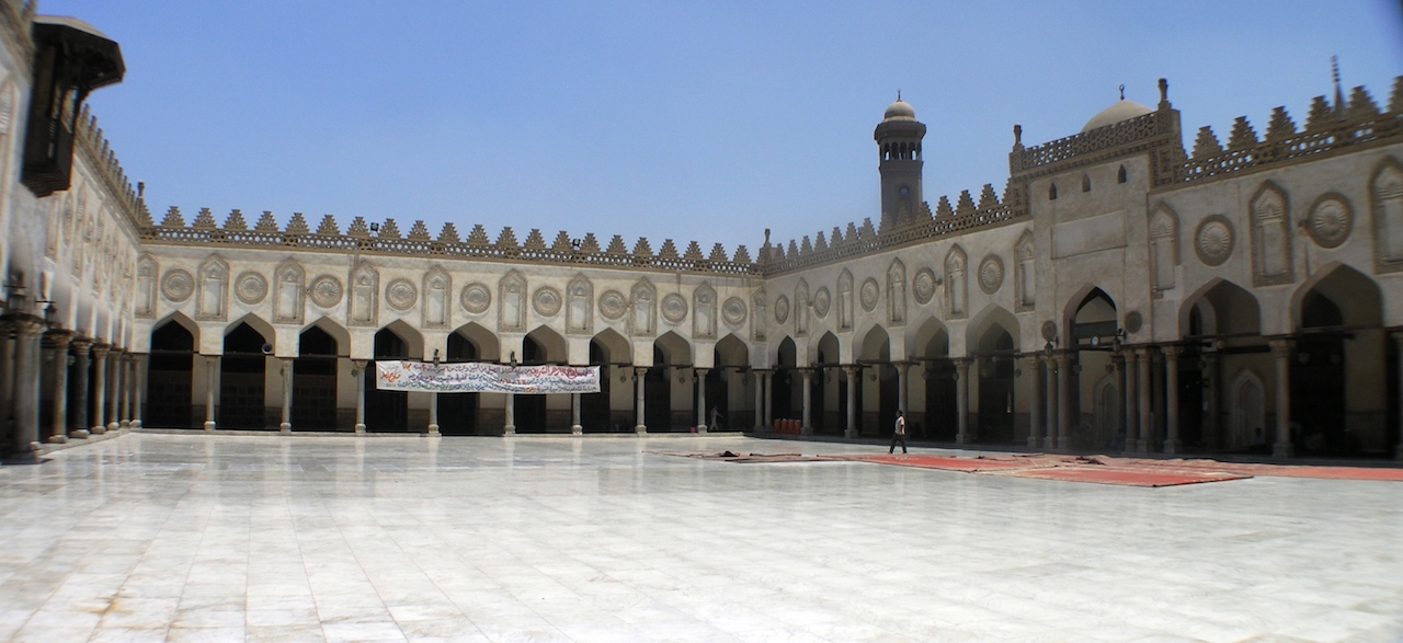 cairo_-_islamic_district_-_al_azhar_mosque_and_university_central_courtyard