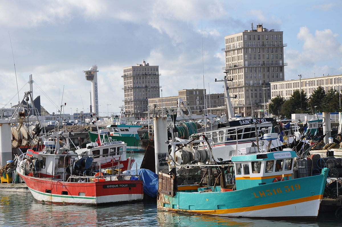 1200px-port_le_havre_fishing_boats_port_de_peche