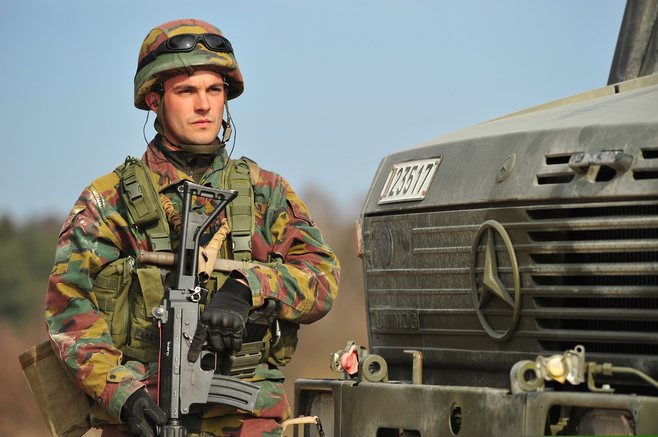 belgian_soldier_during_rampant_lion_eu_battlegroup_2014_ii_exercise_in_grafenwoehr_germany