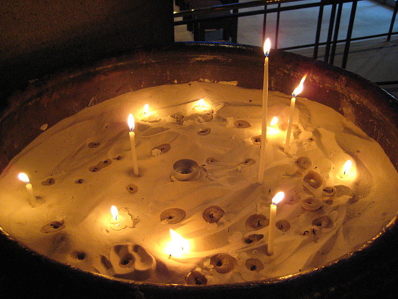 800px-melted_candles