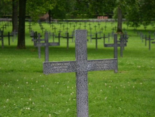 cross_war_graves_cemetery_memorial_northern_france_somme_first_world_war_grave-730664