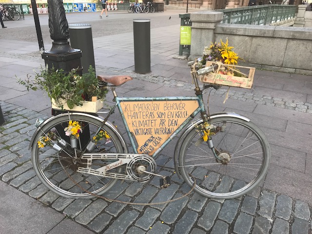 old_town_stockholm_the_bike_of_greta