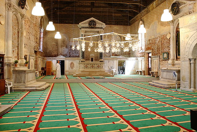 interno_della_chiesa_della_misericordia_trasformata_in_moschea