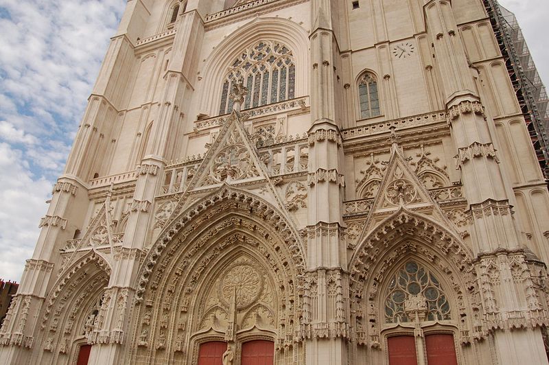 800px-nantes_cathedrale_saint_paul_saint_pierre_portail_renove_1163