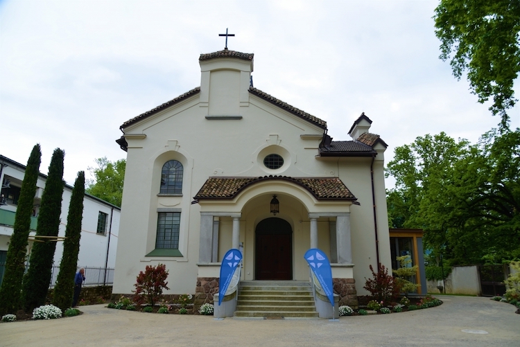 -restaurata-e-inaugurata-la-chiesa-evangelica-riformata-ceqh