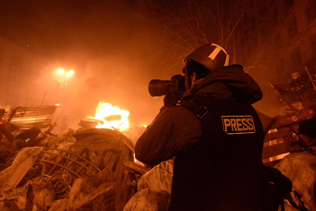 journalist_documenting_events_at_the_independence_square