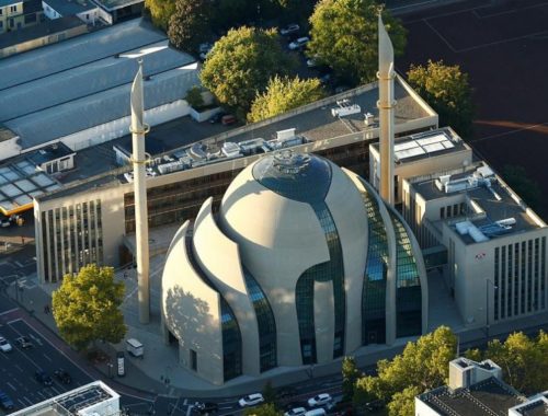 mosque-in-germanys-cologne-to-begin-calling-muslims-to-prayer-800x567