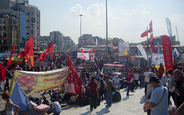 640px-2013_taksim_gezi_park_protests_a_view_from_taksim_square_on_4th_june_2013